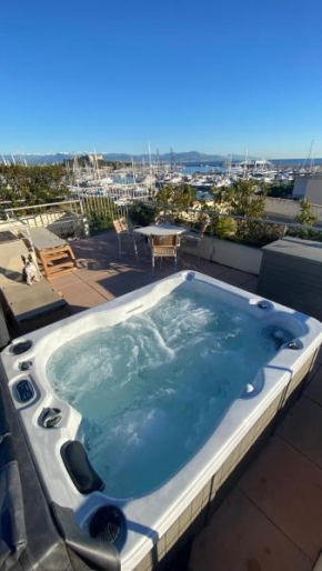  Penthouse vue mer et jacuzzi privé  Антиб